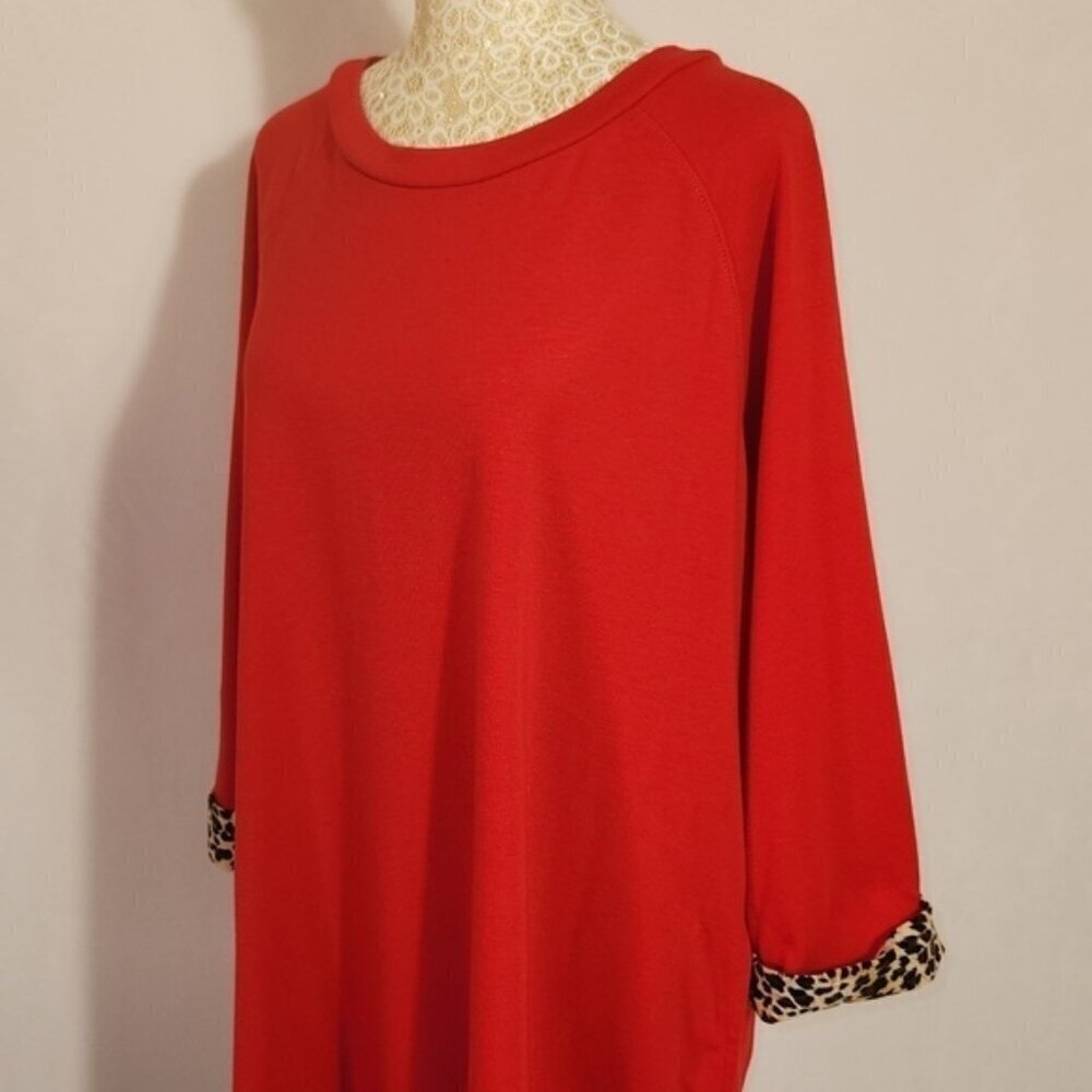Sunshine & Rodeos Women SZ L Red 3/4 Sleeve Leopard Print Cuff Relaxed Fit Tunic - Picture 7 of 14